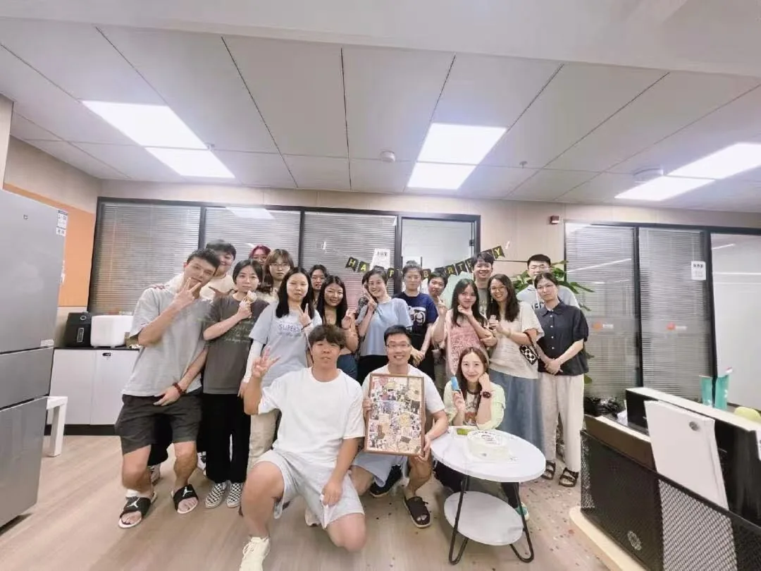 JIAYU FUTURE team group photo